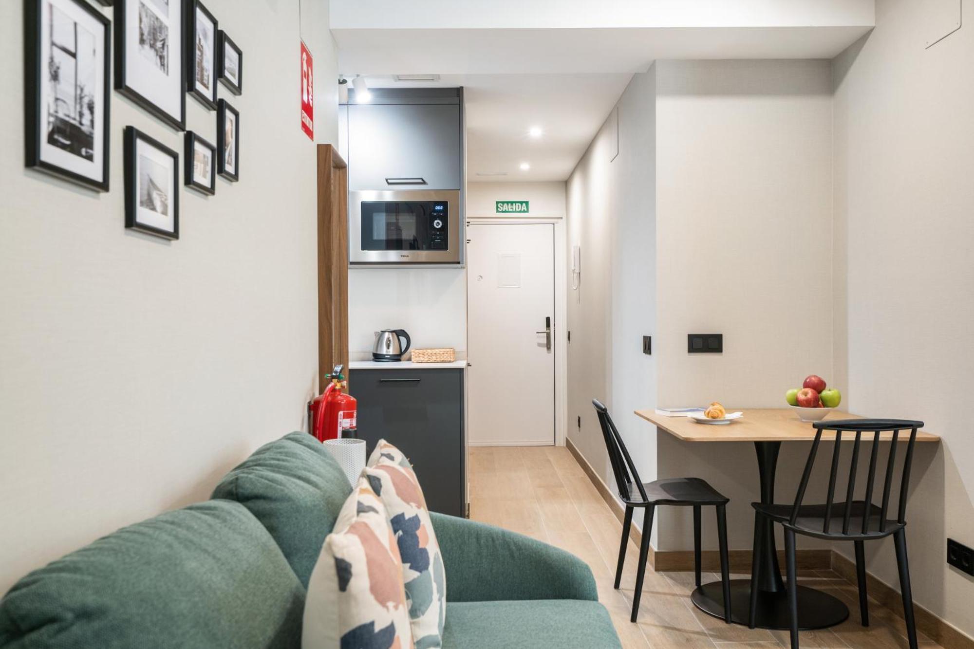 Ferienwohnung Dobo Madrid Cabrera Zimmer foto